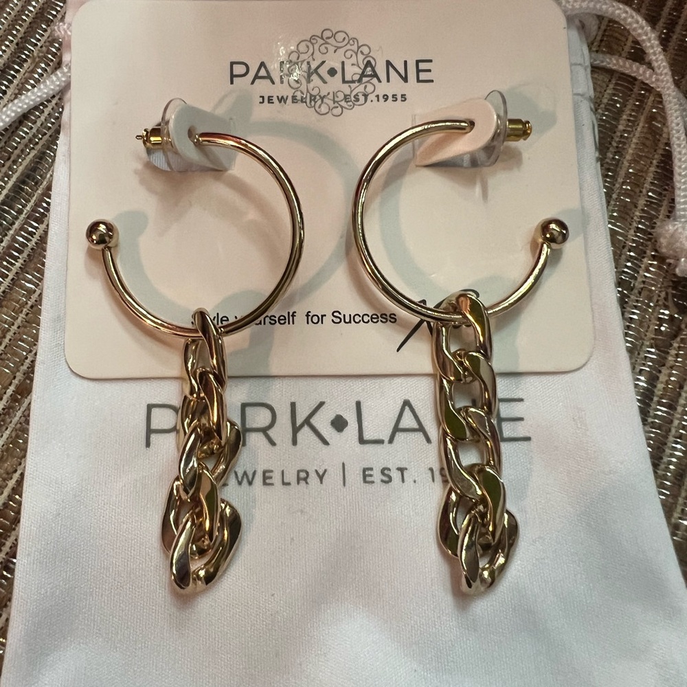 ☘️Park Lane Ellis Earrings
